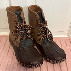 Stylish Brown Duck Boots